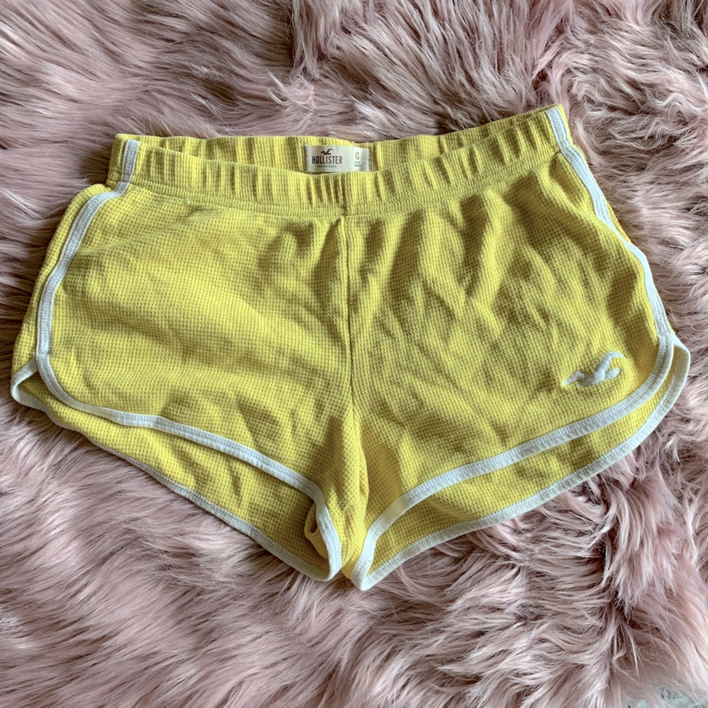 Hollister Jersey Shorts Yellow